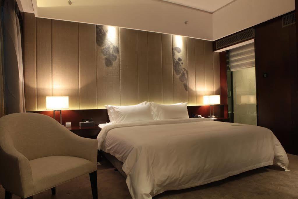 Fortune Century Hotel Чжухай Экстерьер фото